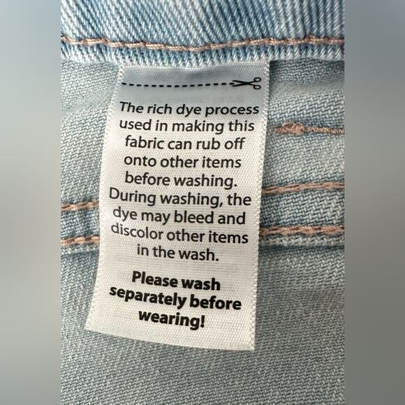 NWOT Light Blue Distressed Women's Jeans w/ Raw Hem - Picture 13 of 13